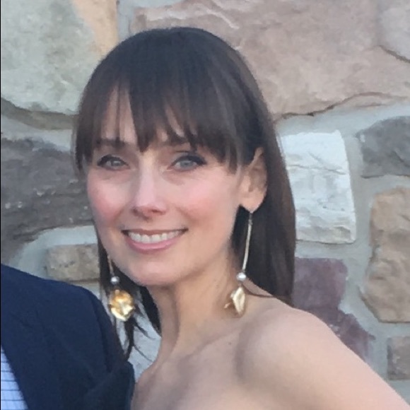 Meet your Posher, Laura - Picture 1 of 1